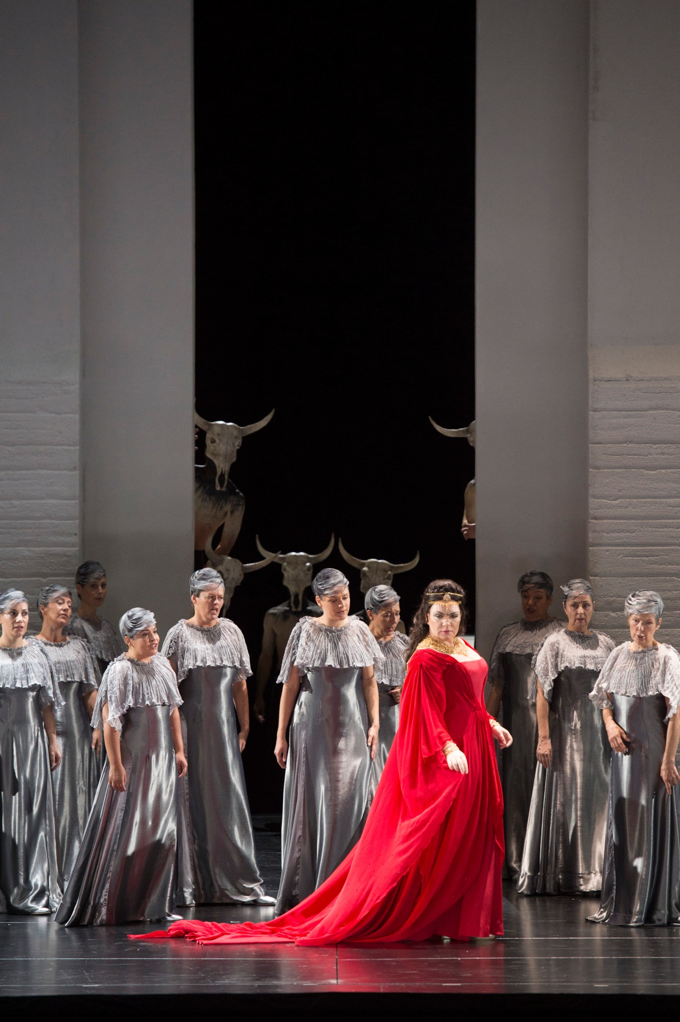 hires-10_Aida_2017_EkaterinaSemenchuk_KonzertvereinigungWienerStaatsopernchor_c_SF_MonikaRittershaus